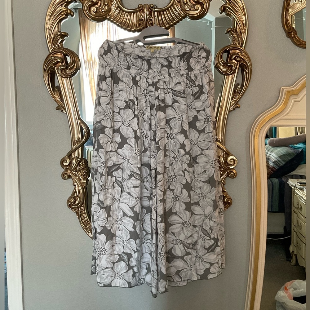 Floral Gray and White Skirt